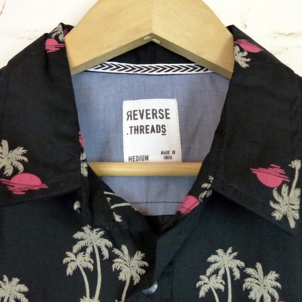 Reverse Threads Button Shirt Mens M Black Tropical Print Short Sleeve Pool Beach - Picture 3 of 10